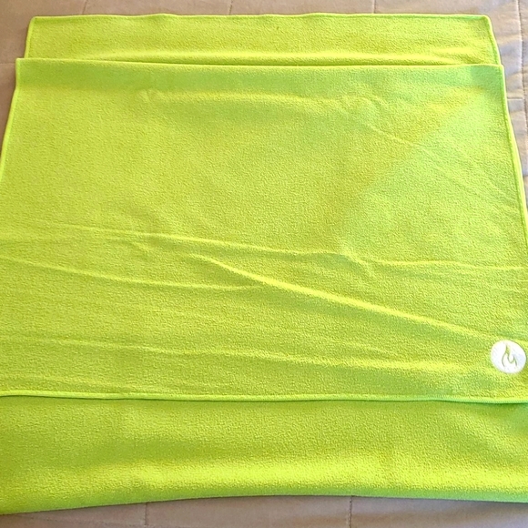 (2/$30) Yoga Mat Towel - Picture 3 of 4